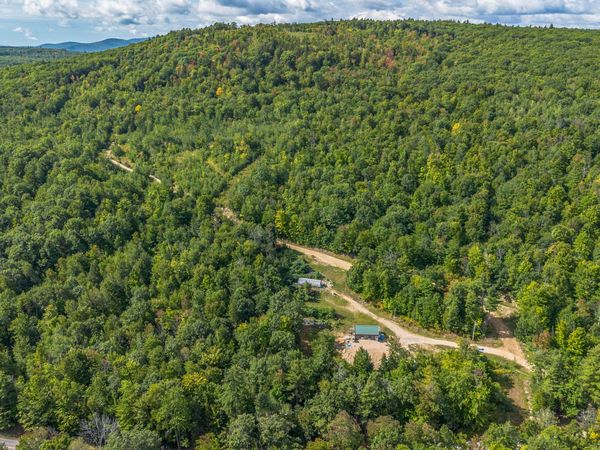 8 Hayford Hill Lane , Hartford, ME 04220