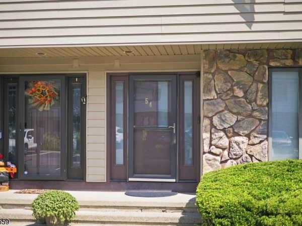 54 Cheyenne Rd, Andover, NJ 07848