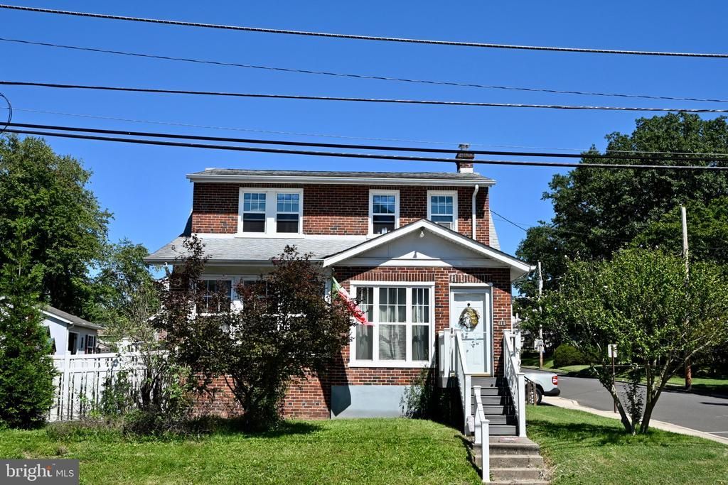 411 E Walnut Street, Perkasie, PA 18944 Main Photo