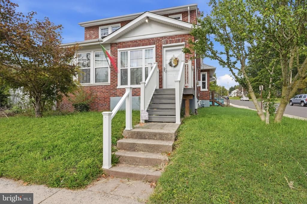 411 E WALNUT STREET, PERKASIE, PA 18944
