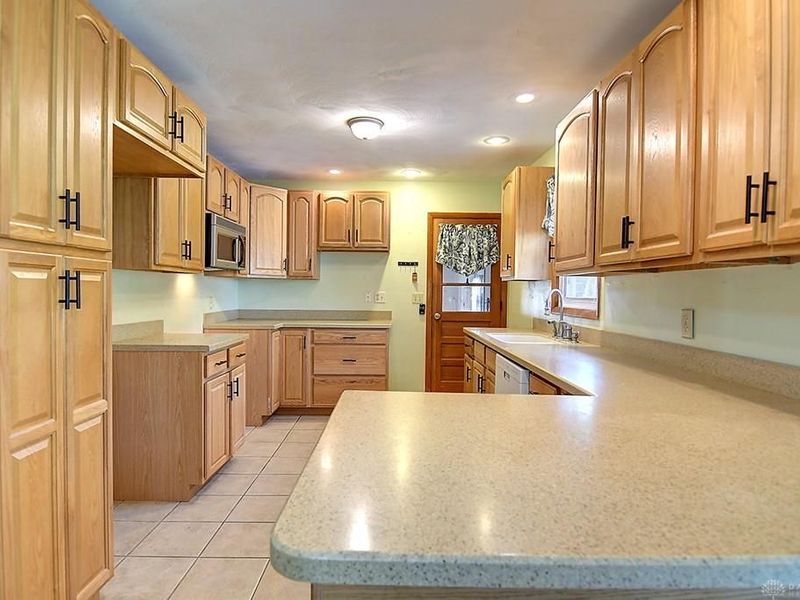 2752 Danbury Road, Springfield, OH 45505 Photo 11