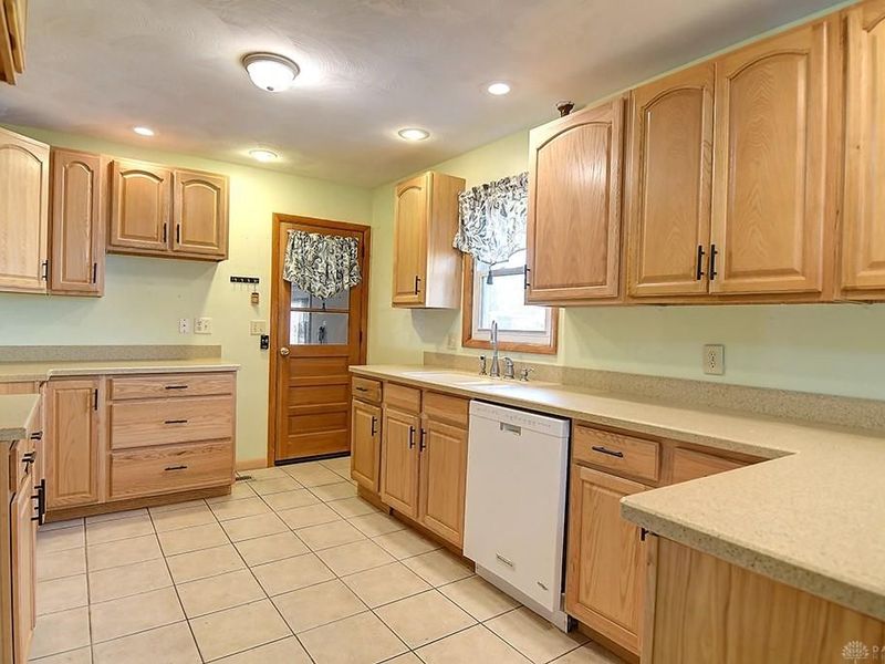 2752 Danbury Road, Springfield, OH 45505 Photo 13