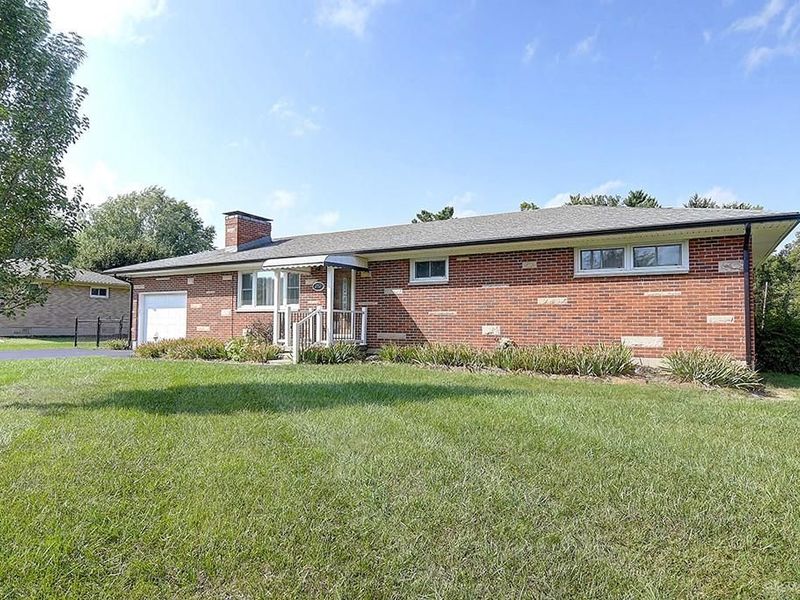 2752 Danbury Road, Springfield, OH 45505 Photo 2