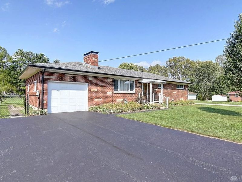 2752 Danbury Road, Springfield, OH 45505 Photo 3