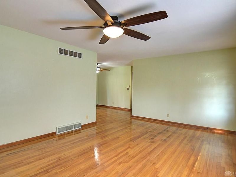 2752 Danbury Road, Springfield, OH 45505 Photo 7