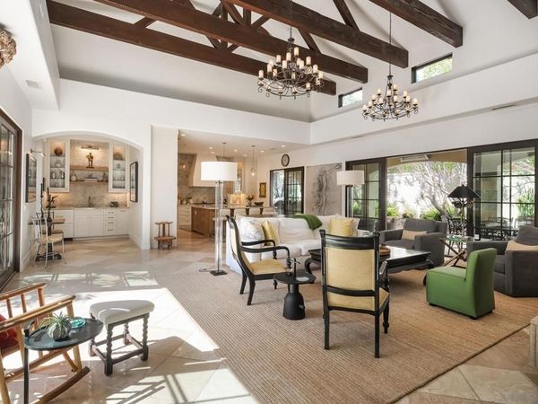 1040 Crest Dr, Encinitas, CA 92024
