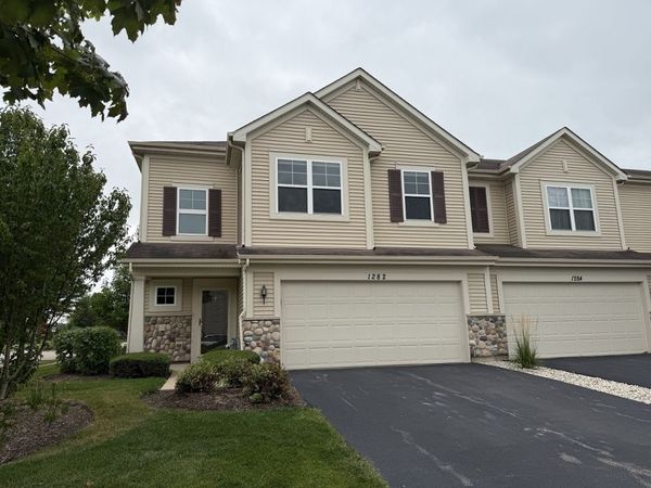 1282 Newport Circle , Pingree Grove, IL 60140