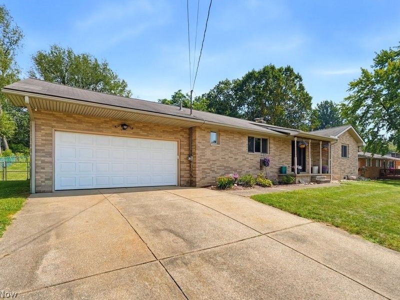 3783 Cayugas Drive, Green, OH 44319 Photo 2