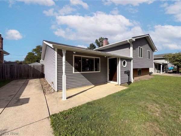 25142 Deerfield Drive , North Olmsted, OH 44070