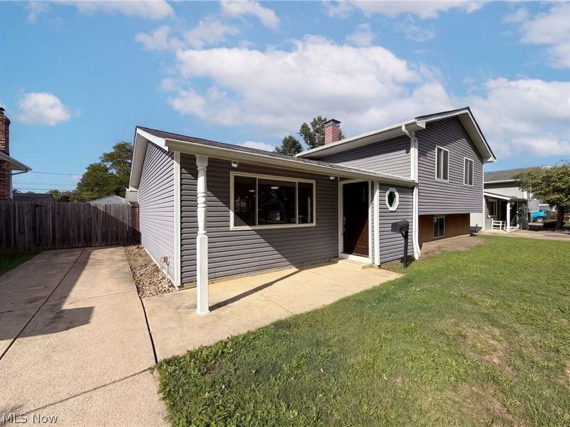 25142 Deerfield Drive, North Olmsted, OH 44070 Photo 1