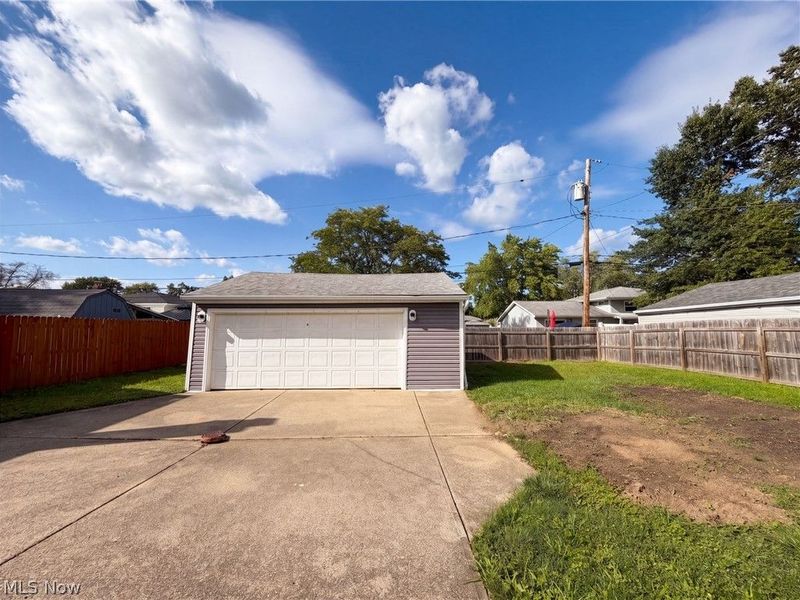 25142 Deerfield Drive, North Olmsted, OH 44070 Photo 18