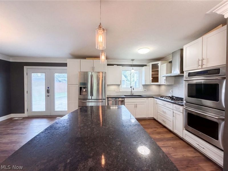 25142 Deerfield Drive, North Olmsted, OH 44070 Photo 2