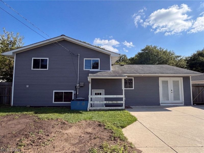 25142 Deerfield Drive, North Olmsted, OH 44070 Photo 5
