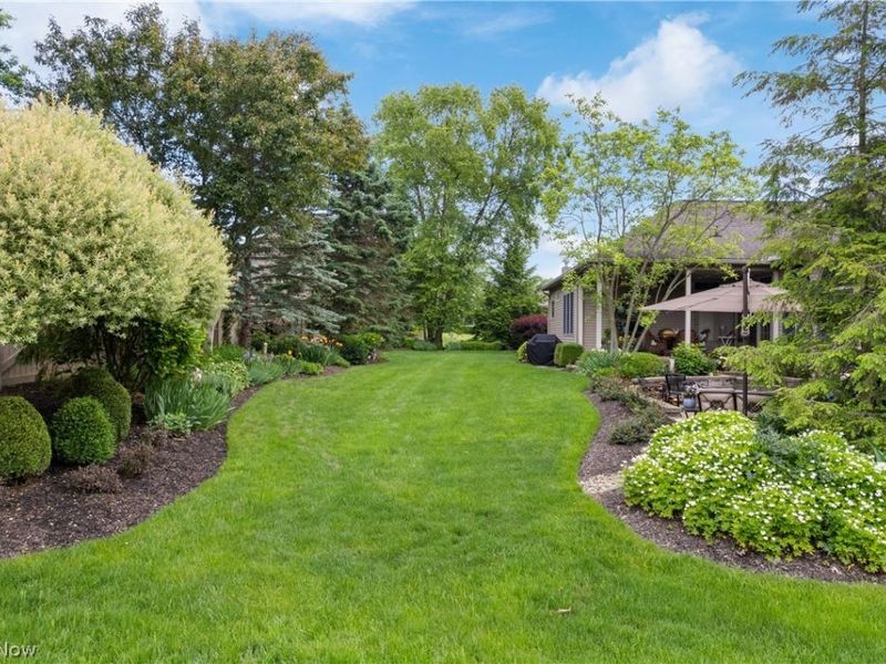 8261 Mackenzie Avenue NW, North Canton, OH 44720 Photo 27