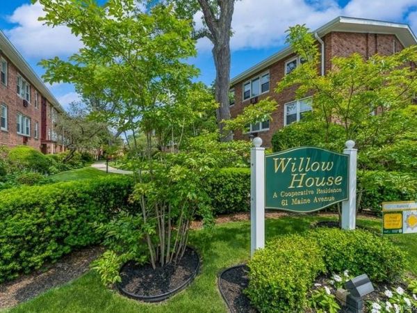 61 Maine Avenue , Unit E5, Rockville Centre, NY 11570