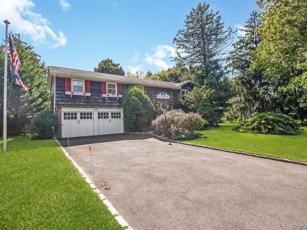 16 Wendy Lane, East Northport, NY 11731