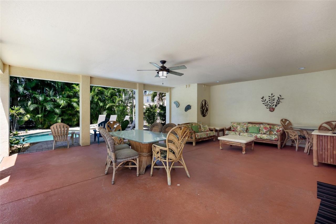 310 63rd St, Bradenton Beach, FL 34217 Photo