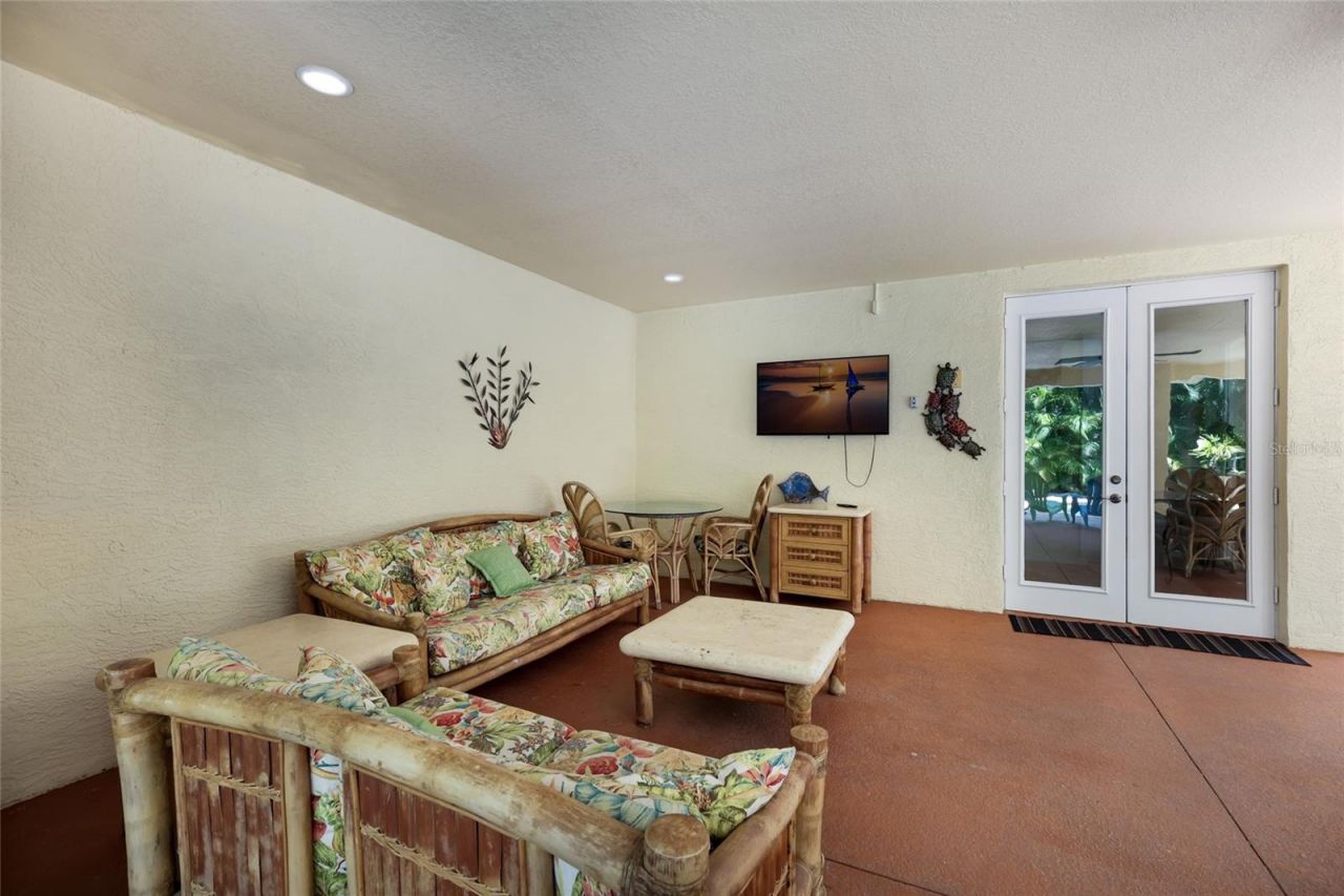 310 63rd St, Bradenton Beach, FL 34217 Photo