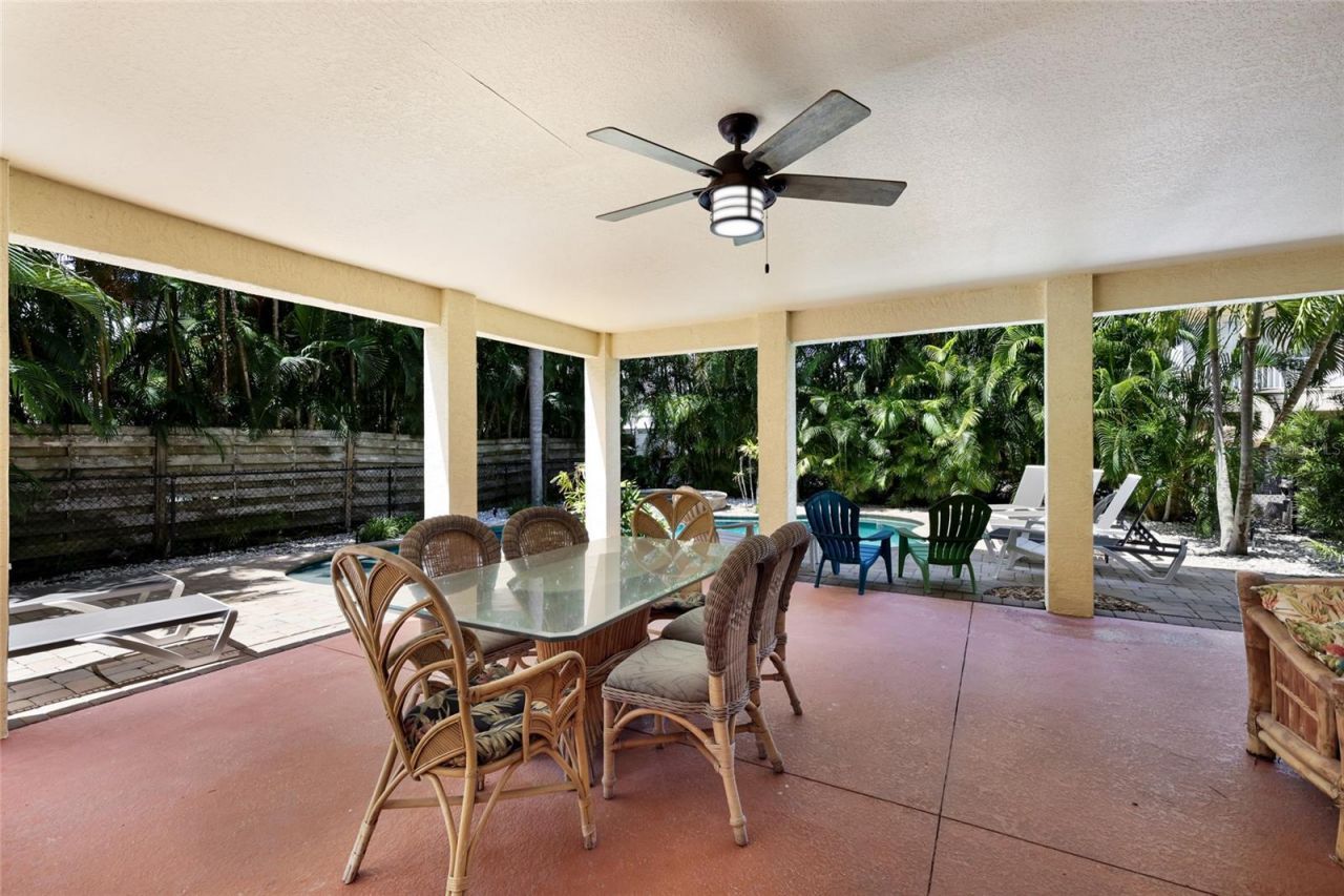 310 63rd St, Bradenton Beach, FL 34217 Photo