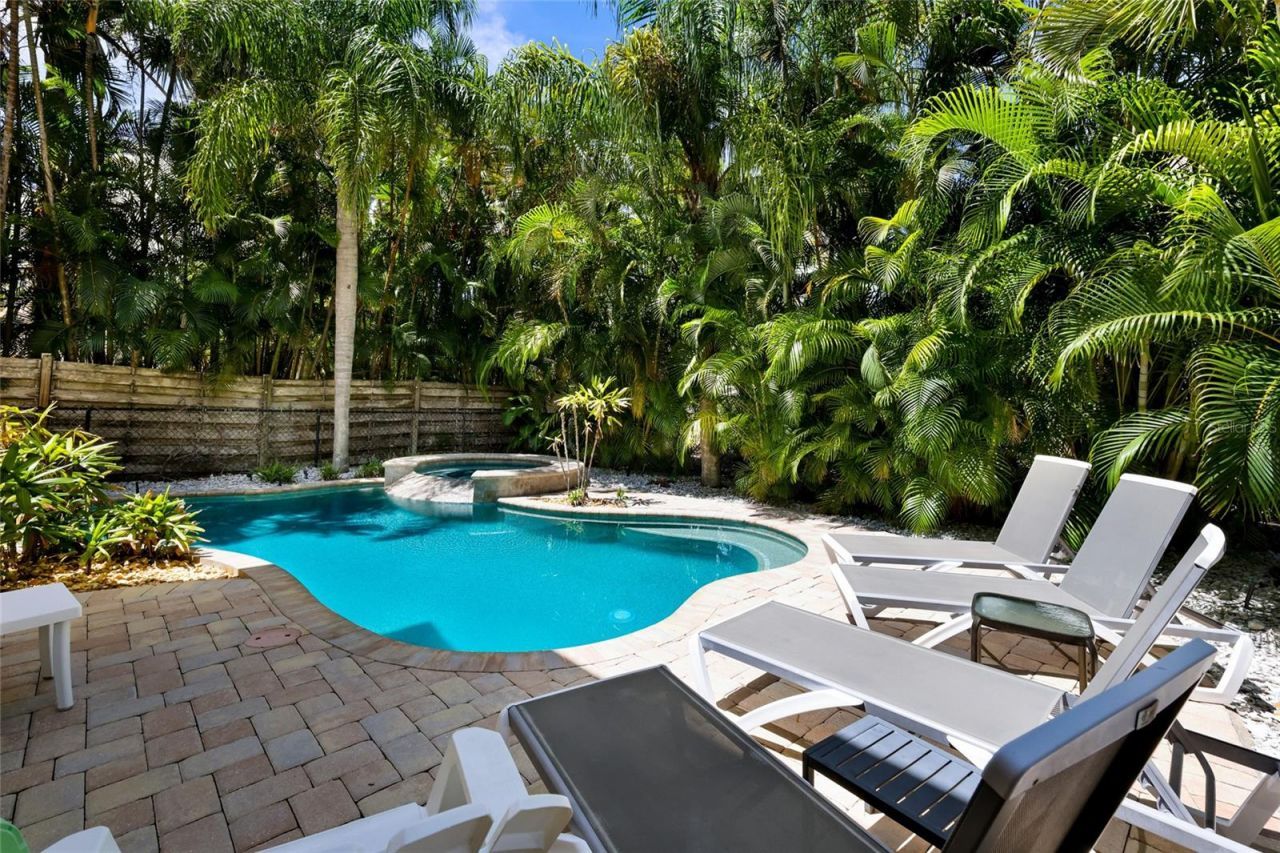 310 63rd St, Bradenton Beach, FL 34217 Photo
