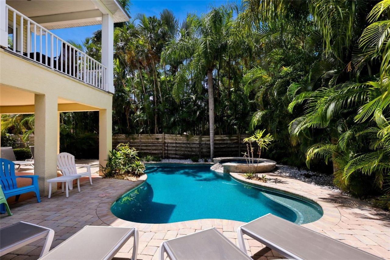 310 63rd St, Bradenton Beach, FL 34217 Photo