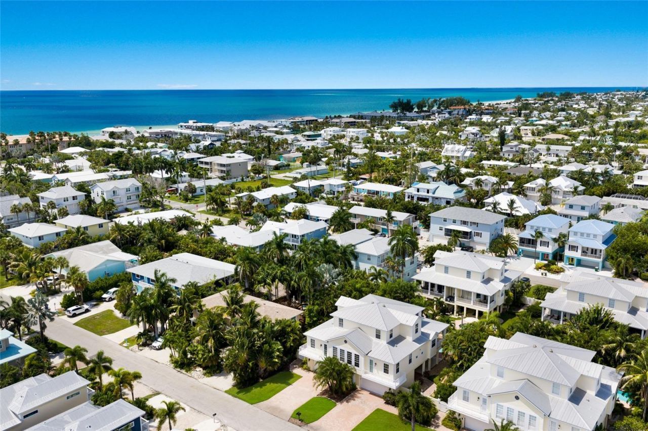310 63rd St, Bradenton Beach, FL 34217 Photo