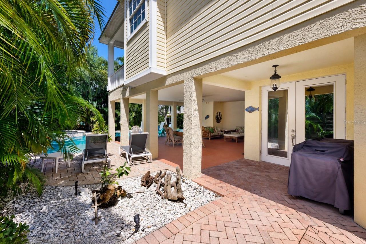 310 63rd St, Bradenton Beach, FL 34217 Photo