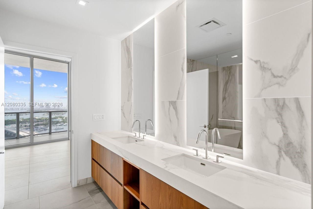1400 Biscayne, Unit 3805, Miami, FL 33132 Photo