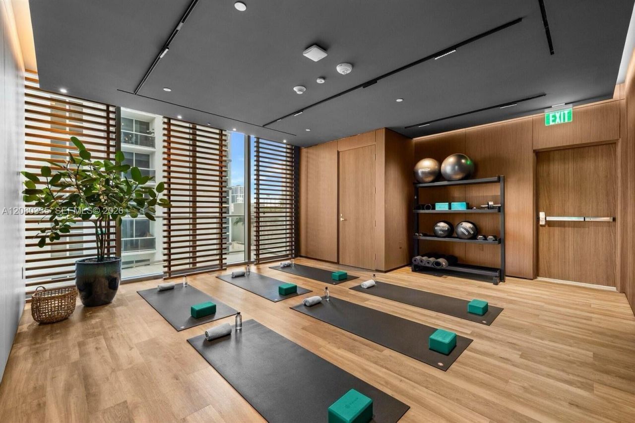 1400 Biscayne, Unit 3805, Miami, FL 33132 Photo