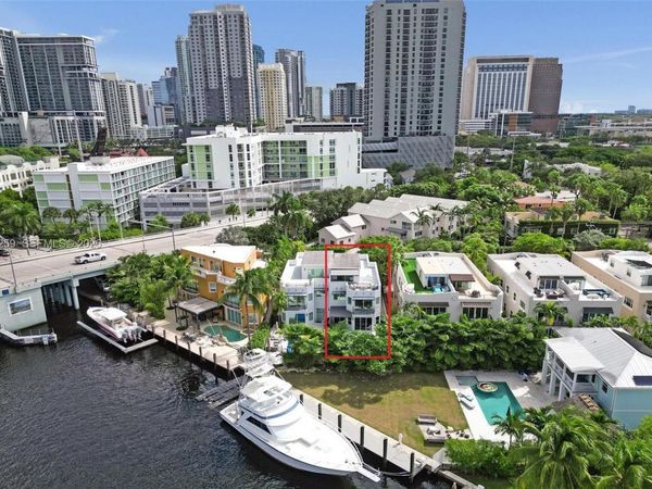 453 SW 5th Ave, Fort Lauderdale, FL 33315