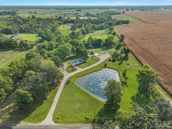 7112 Fields Drive, Moro, IL 62067