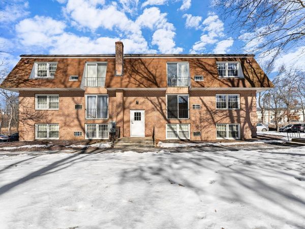 82 Boylston Ln, Unit 21, Lowell, MA 01852