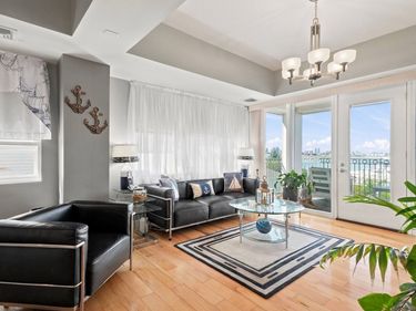 550 Pleasant St, Unit 201, Winthrop, MA 02152