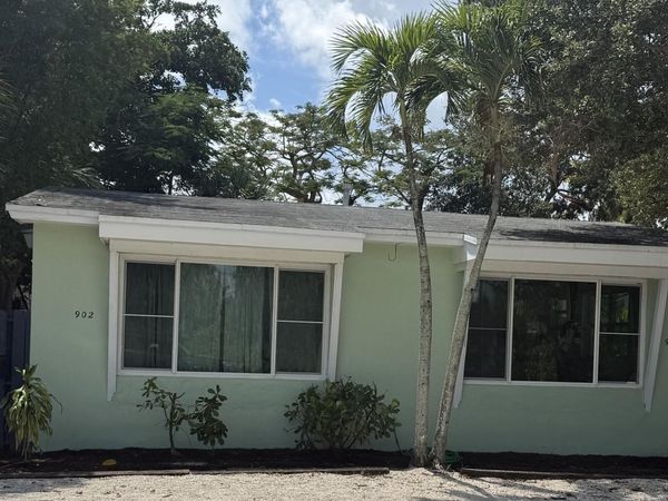 902 SE 12th Street, Fort Lauderdale, FL 33316
