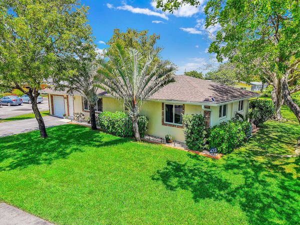 432 SW NATURA Avenue, Deerfield Beach, FL 33441