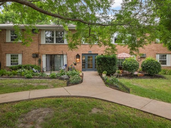 1004 Westbrooke Way, Unit 8, Hopkins, MN 55343