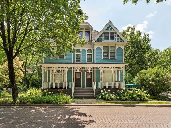15 Maple Place , Minneapolis, MN 55401