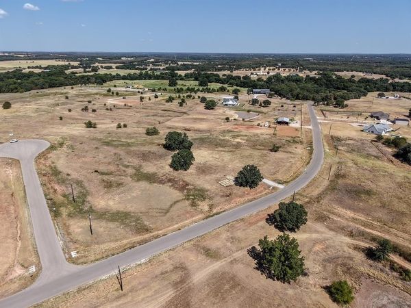 104 Foxtrot Court, Alvord, TX 76225