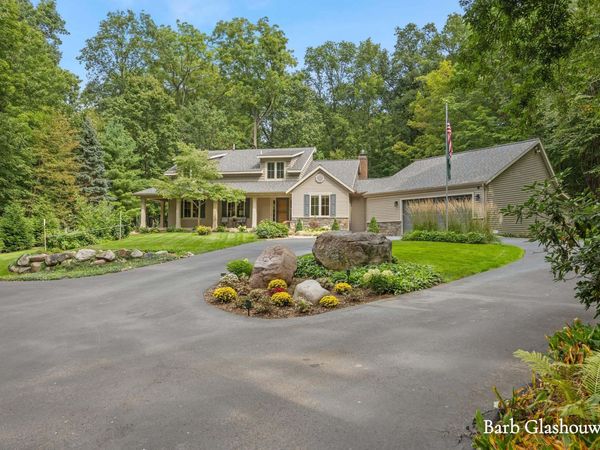 7454 Childsdale Avenue NE, Rockford, MI 49341