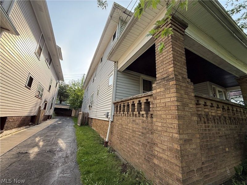 2169 Oakdale Road, Cleveland Heights, OH 44118 Photo 2