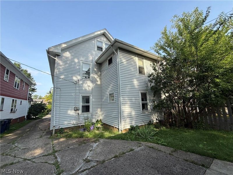 2169 Oakdale Road, Cleveland Heights, OH 44118 Photo 3