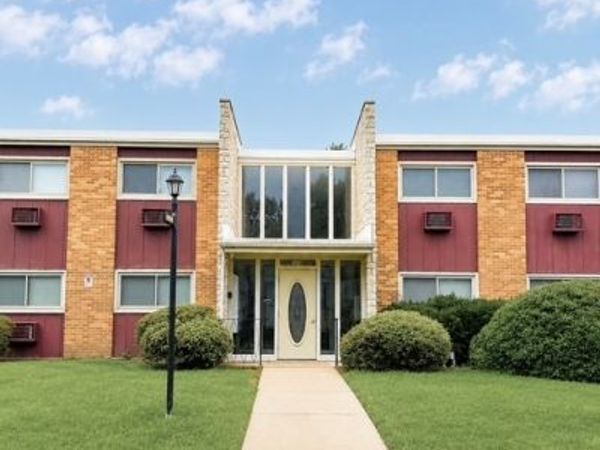 120A Collen Drive , Unit 123, Lombard, IL 60148