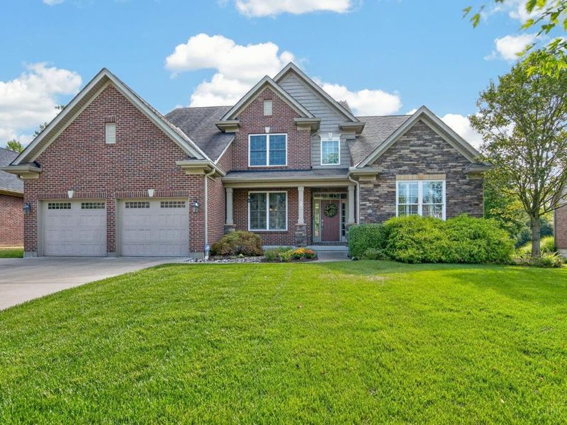 818 Forest Acres Drive, Anderson Township, OH 45255 Photo 1