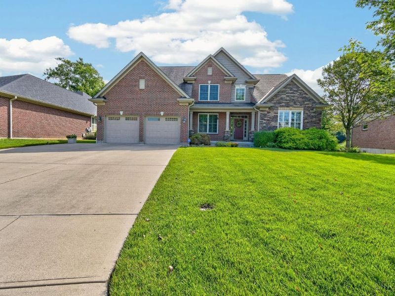 818 Forest Acres Drive, Anderson Township, OH 45255 Photo 2