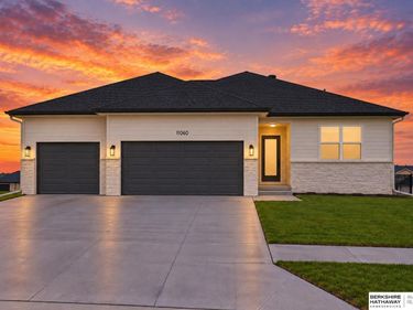 11060 S 216th Avenue, Gretna, NE 68028