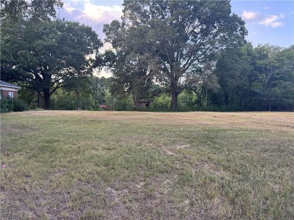523 Old Tennessee Highway NE, White, GA 30184