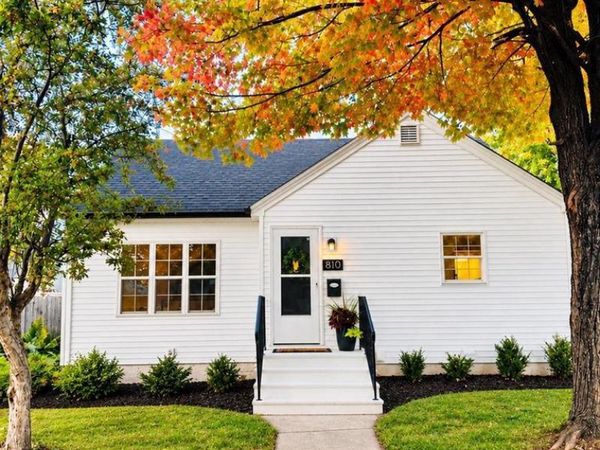 810 E 1ST STREET, Kimberly, WI 54136