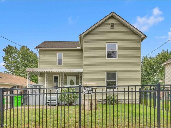 1038 W Hopocan Avenue , Barberton, OH 44203