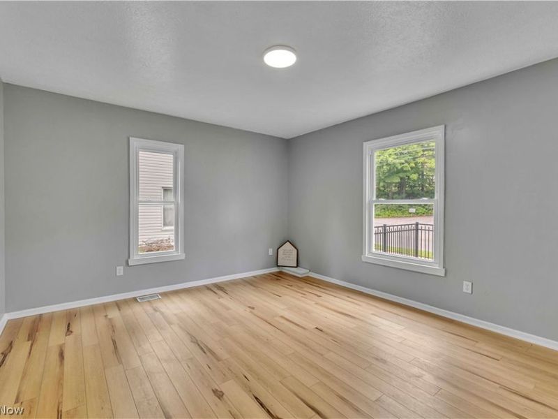 1038 W Hopocan Avenue, Barberton, OH 44203 Photo 10