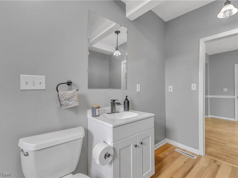 1038 W Hopocan Avenue, Barberton, OH 44203 Photo 13